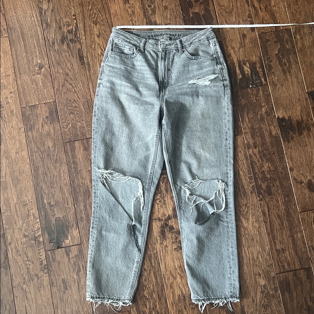 American Eagle Outfitters Distressed Ankle Jeans in Gray
